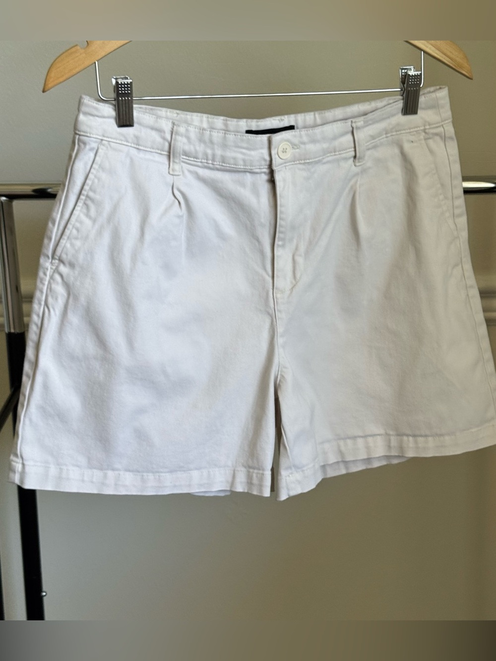 Banana Republic Women's Ryan Textured Shorts Cream Size 10 Pre-Owned